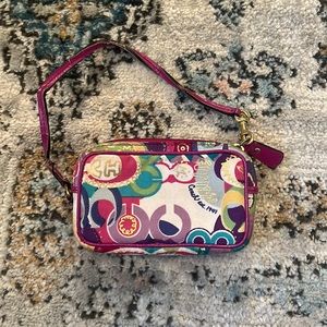 vintage coach wristlet. Multicolored.